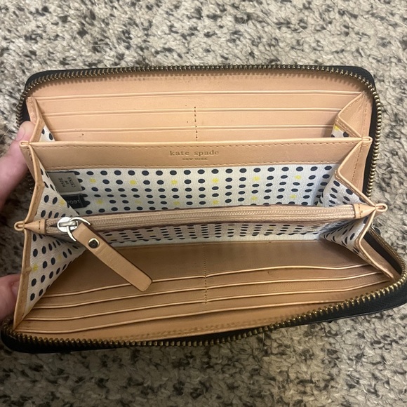 Kate Spade Vintage Black Leather Continental Wallet w/ Embroidered Rose - Picture 4 of 8